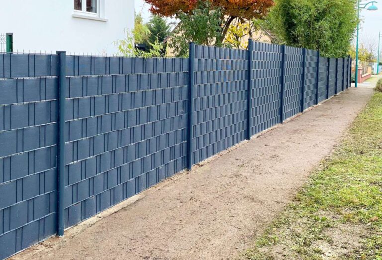 Clôture rigide avec occultants