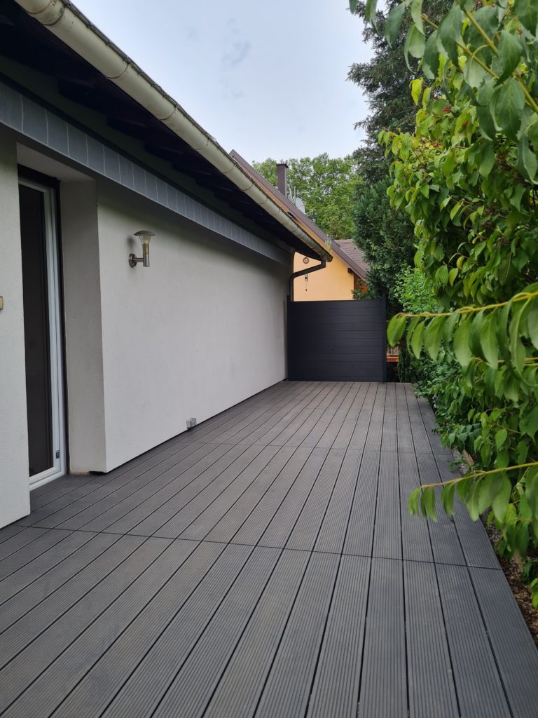 Terrasse en lames composites et brise vue